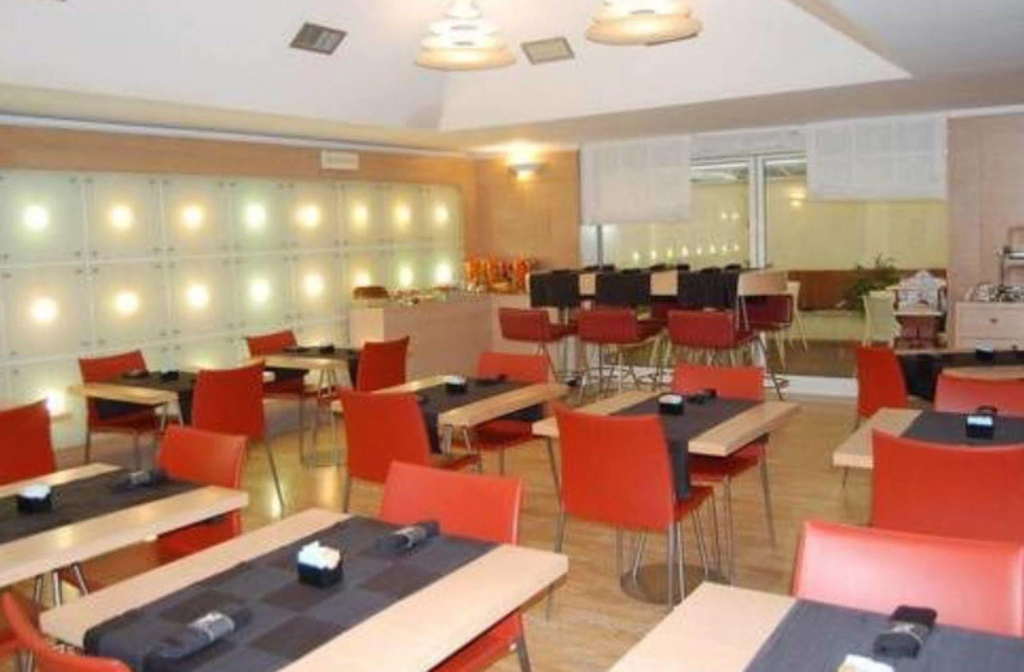Hotel Leonardo Boutique Termini 4*