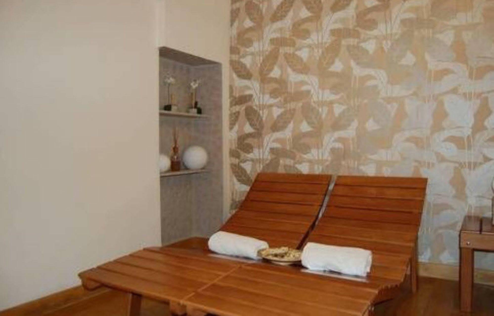 Leonardo Boutique Termini 4*