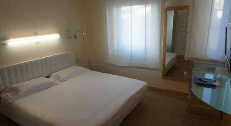 Leonardo Boutique Termini 4*
