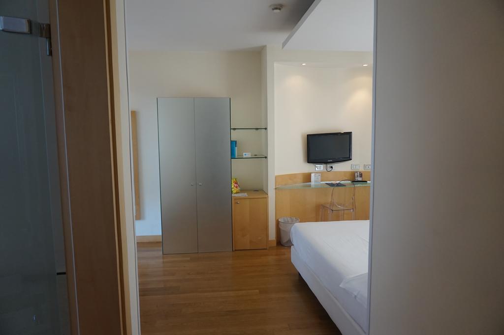 Leonardo Boutique Termini 4*